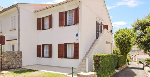 Apartment Kucar No.2 - with Balcony, 350m from the Beach