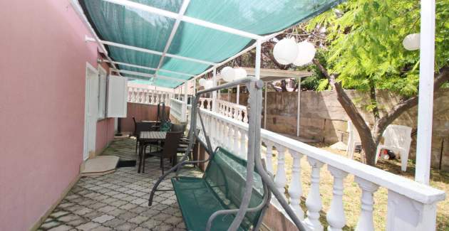 Apartman Lovinčić No.3 – s terasom, 200 m od plaže