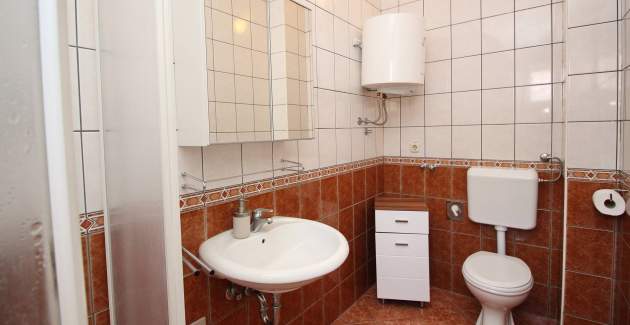 Apartman Lovinčić No.7 – s pogledom na more, 200 m od plaže