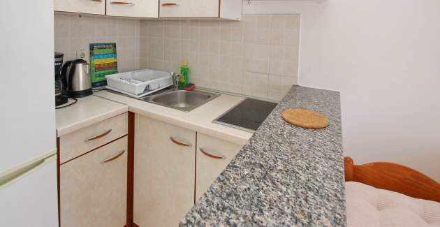 Apartman Lovinčić No.7 – s pogledom na more, 200 m od plaže