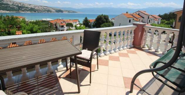 Apartman Lovinčić No.7 – s pogledom na more, 200 m od plaže