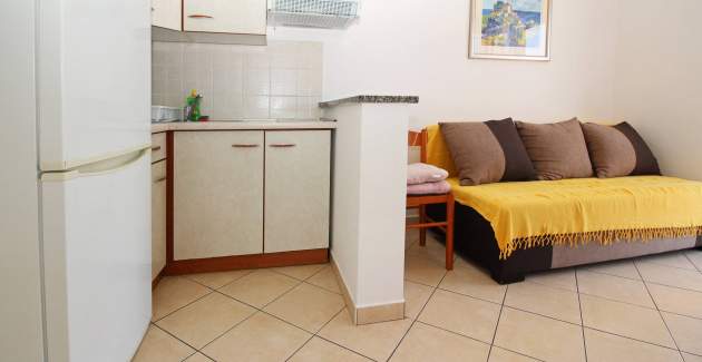 Apartman Lovinčić No.7 – s pogledom na more, 200 m od plaže