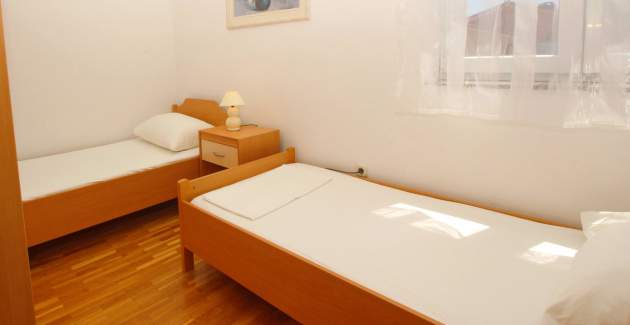 Apartman Lovinčić No.7 – s pogledom na more, 200 m od plaže