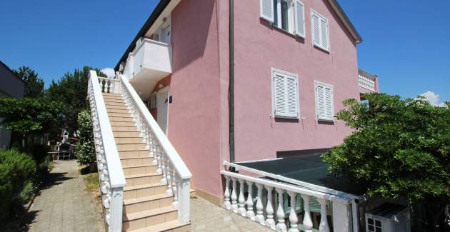 Apartman Lovinčić No.7 – s pogledom na more, 200 m od plaže