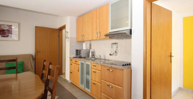 Apartment Mikulan Beach Novi - near the Sea