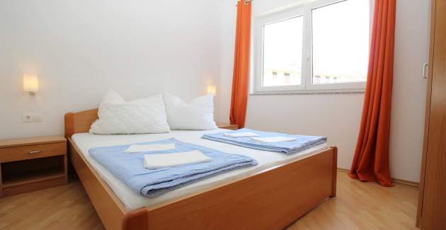 Appartamento Mikulan Nara Priz – con terrazza, a 350 m dalla spiaggia