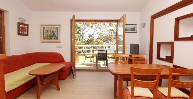 Appartamento Mrkus more - con balcone e vista mare, vicino alla spiaggia