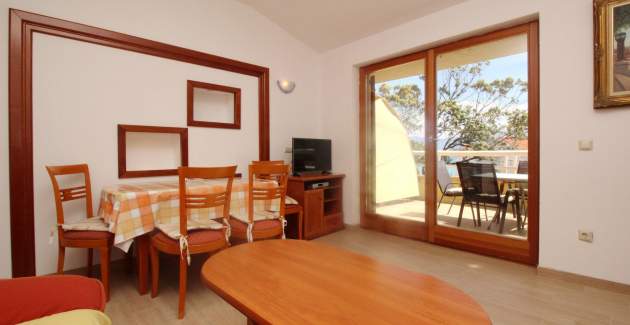 Apartment Mrkus brdo - with Balcony, near the Beach