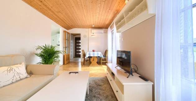 Apartman Nana K2 - s pogledom na more i privatnim roštiljem