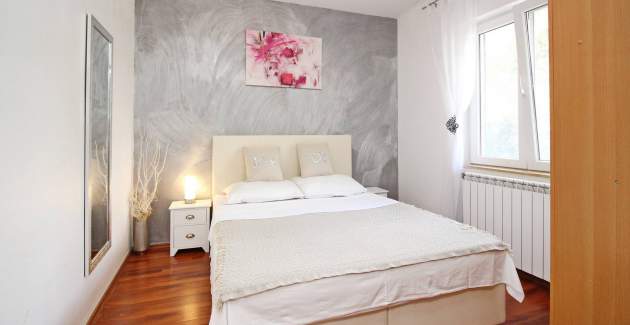 Apartman Lana priz - blizu centra i plaže