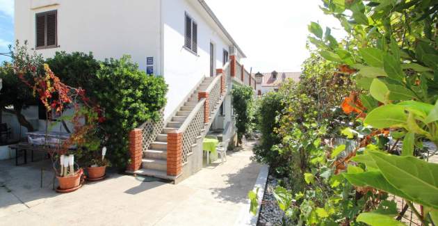 Apartman Lana priz - blizu centra i plaže