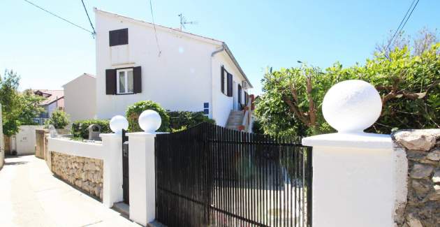 Apartman Lana priz - blizu centra i plaže