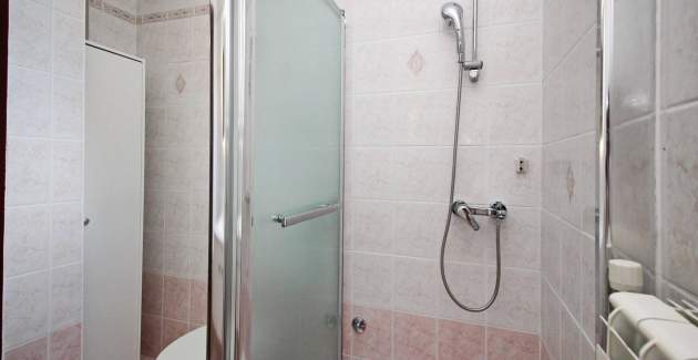 Apartman Lana priz - blizu centra i plaže