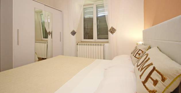 Apartman Lana priz - blizu centra i plaže