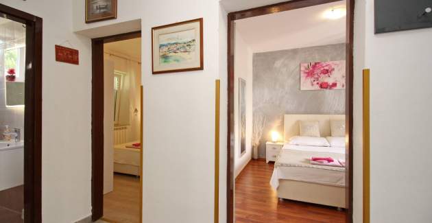 Apartman Lana priz - blizu centra i plaže
