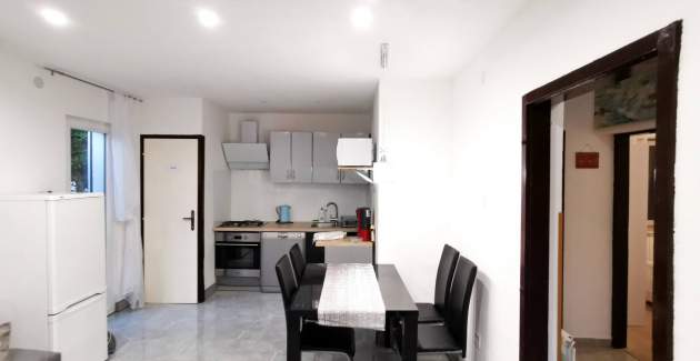 Apartman Lana priz - blizu centra i plaže