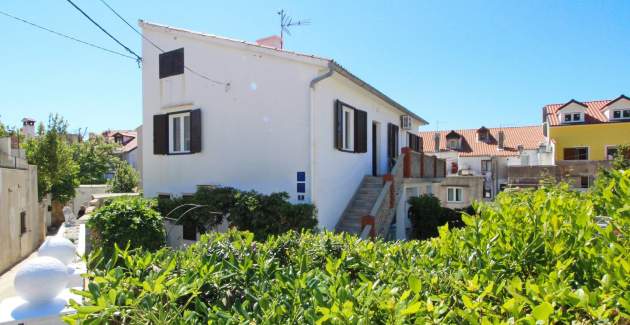 Apartman Lana priz - blizu centra i plaže