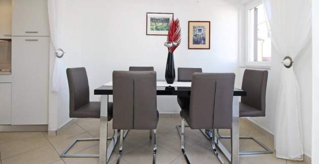 Apartman Lara K1 - blizu centra i plaže