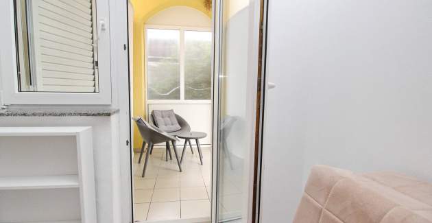 Monolocale Rozman Beach - vicino alla spiaggia, con terrazza