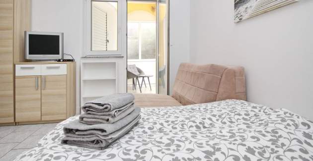 Monolocale Rozman Beach - vicino alla spiaggia, con terrazza