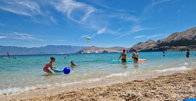 Apartman Zarok Beach Holiday A4 - blizu plaže, s balkonom