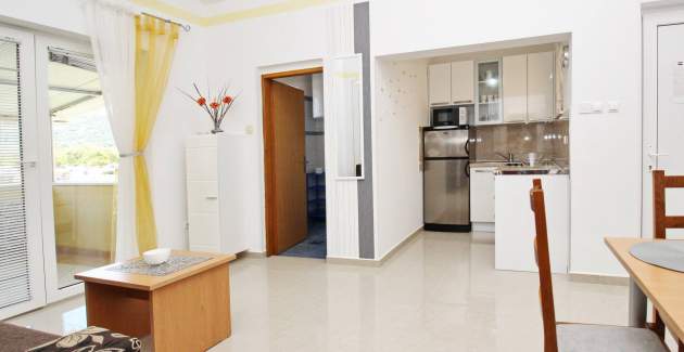Apartman Zarok Beach Holiday A4 - blizu plaže, s balkonom