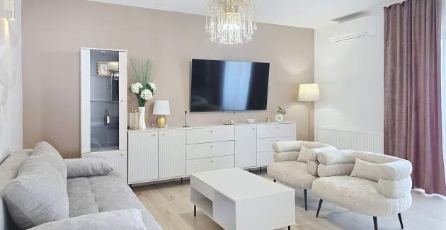 Modernes Apartment Gabrijela für 4 Personen – mit Balkon, 450 m vom Strand entfernt