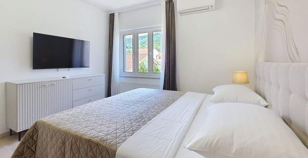 Modernes Apartment Gabrijela für 4 Personen – mit Balkon, 450 m vom Strand entfernt