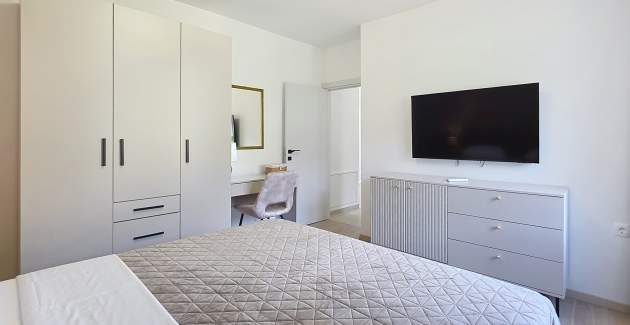Modernes Apartment Gabrijela für 4 Personen – mit Balkon, 450 m vom Strand entfernt