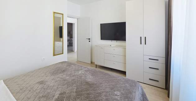 Modernes Apartment Gabrijela für 4 Personen – mit Balkon, 450 m vom Strand entfernt