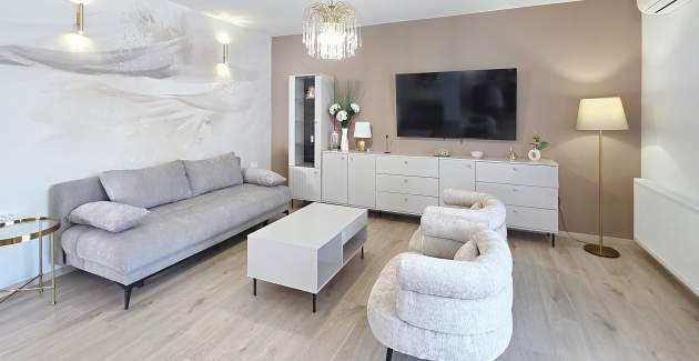 Modernes Apartment Gabrijela für 4 Personen – mit Balkon, 450 m vom Strand entfernt