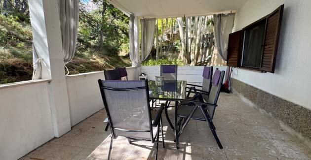 Appartamento Starčević - Filipović con cortile e barbecue, a 150 m dalla spiaggia