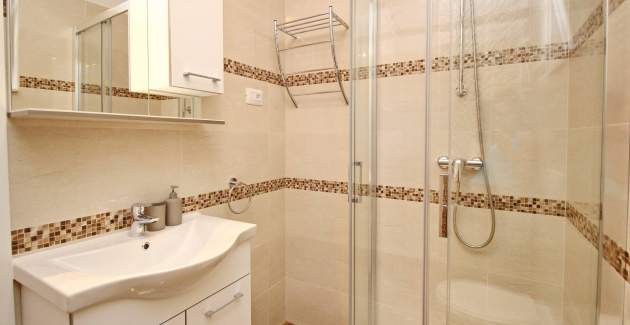 Charming Apartment Sunshine No.3 - with Balcony, 300 m from the Beach