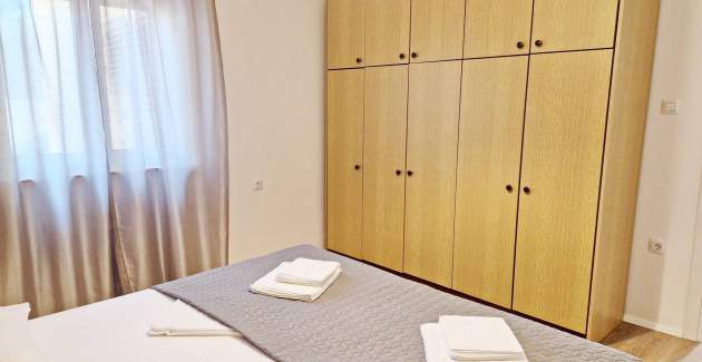 Charming Apartment Sunshine BS - with Balcony, 300 m from the Beach