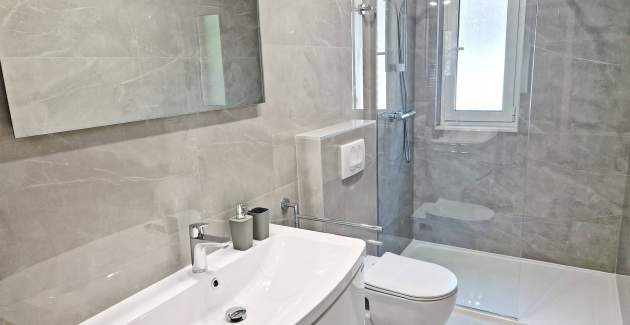 Charming Apartment Sunshine BS - with Balcony, 300 m from the Beach