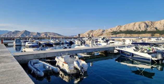 Apartment Vavrickova - with Balcony, 400m from the Beach