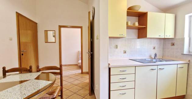 Apartment Vavrickova - with Balcony, 400m from the Beach