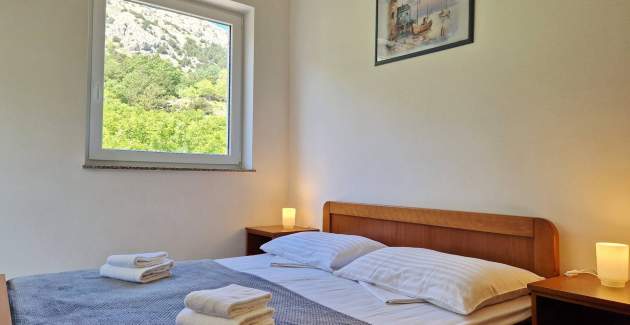 Apartment Vavrickova - with Balcony, 400m from the Beach