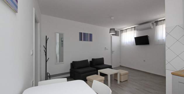 Apartman Lavanda br. 3 – Suteren razina, uz more