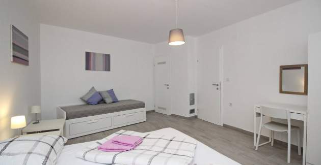 Apartman Lavanda br. 3 – Suteren razina, uz more