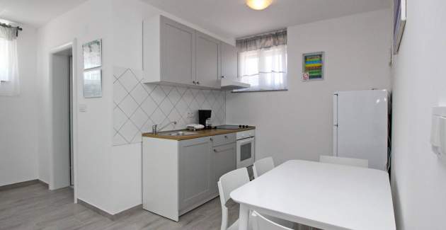Apartman Lavanda br. 3 – Suteren razina, uz more