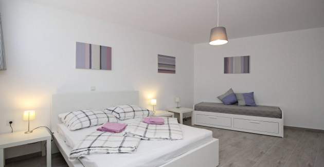 Apartman Lavanda br. 3 – Suteren razina, uz more