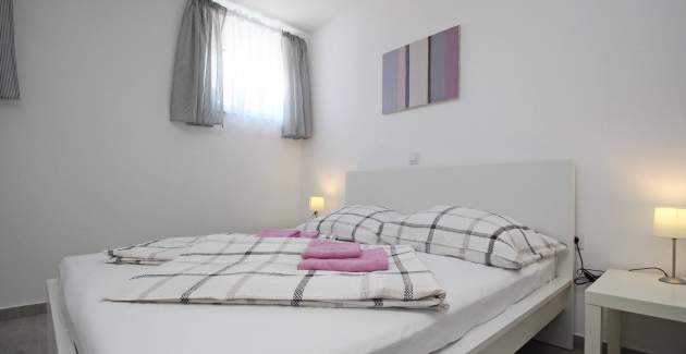 Apartman Lavanda br. 3 – Suteren razina, uz more