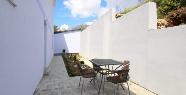 Apartman Lavanda br. 3 – Suteren razina, uz more