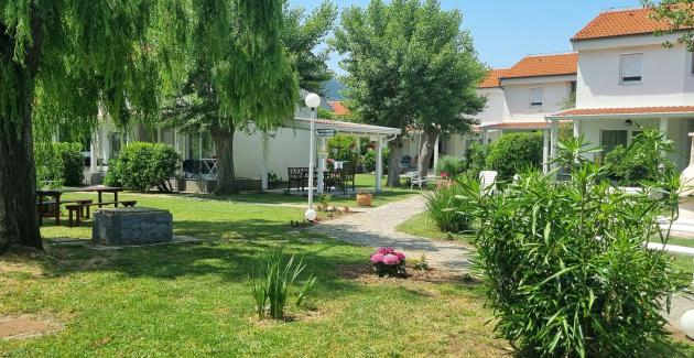 Apartment complex Villas Corinthia 2 - Top Location, 100m from the Beach, surrounded by Greenery