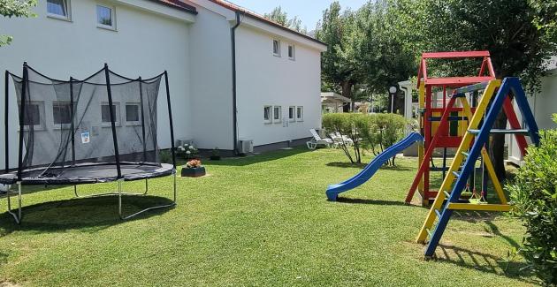 Apartment complex Villas Corinthia 2 - Top Location, 100m from the Beach, surrounded by Greenery