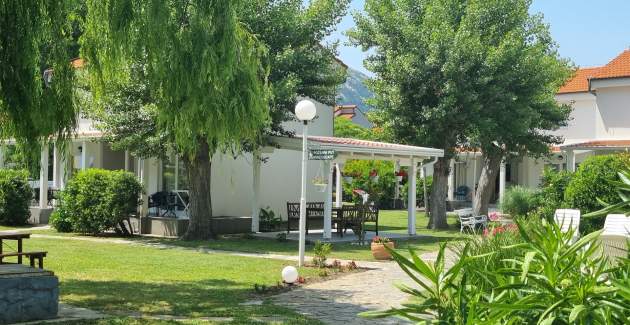 Apartmanski kompleks Villas Corinthia 13 - Vrhunska lokacija, 100m od plaže, okruženo zelenilom