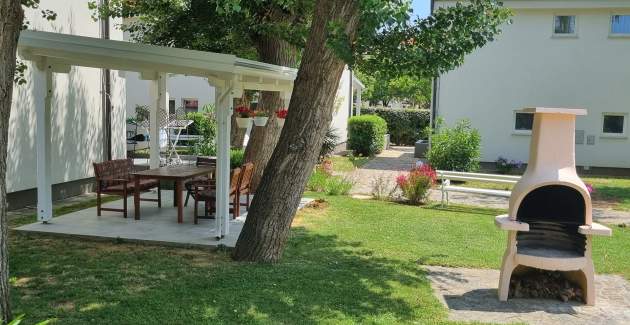 Apartmanski kompleks Villas Corinthia 14 - Vrhunska lokacija, 100m od plaže, okruženo zelenilom