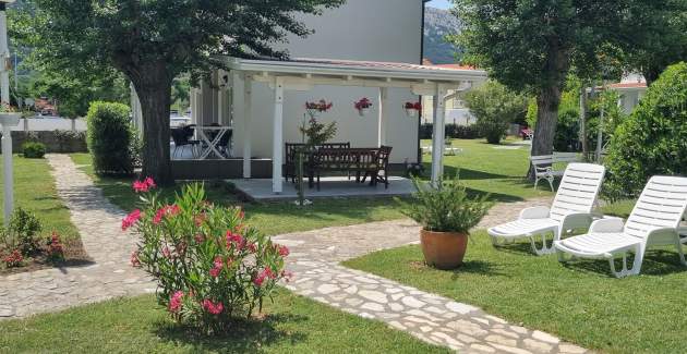 Apartmanski kompleks Villas Corinthia 15 - Vrhunska lokacija, 100m od plaže, okruženo zelenilom