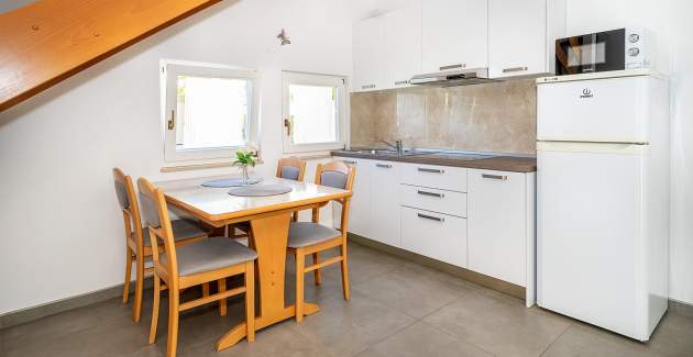 Apartmanski kompleks Villas Corinthia 16 - Vrhunska lokacija, 100m od plaže, okružen zelenilom